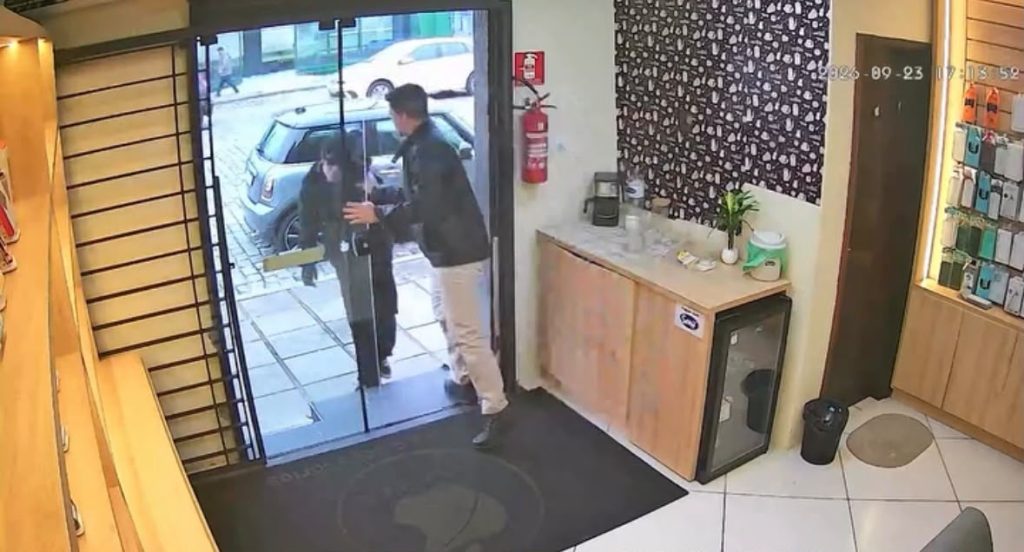 Homem ataca comerciante com estilete em Paranaguá e acaba preso na UPA
