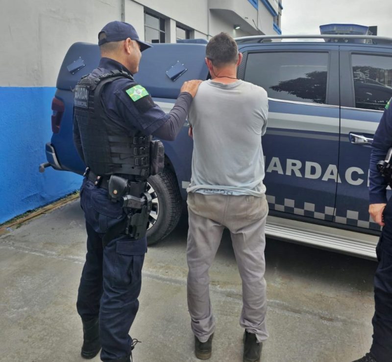 Homem procurado por crimes ambientais é preso em Paranaguá