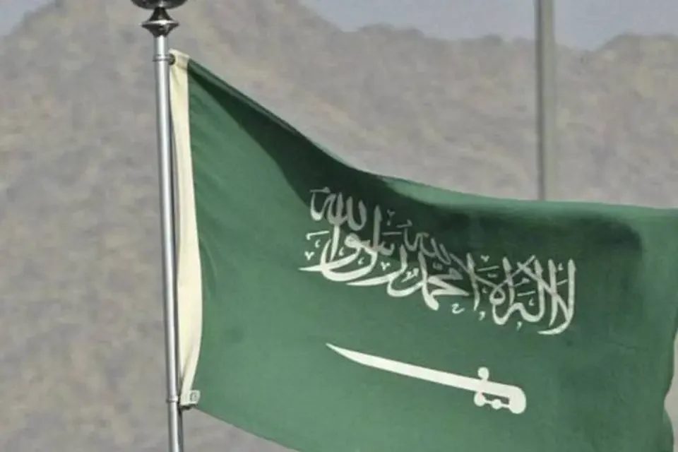 Houthis afirmam ter atacado alvos militares na Arábia Saudita com mísseis e drones