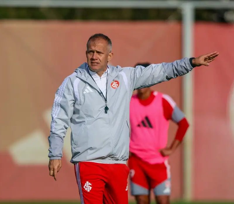 Internacional contrata técnico Eduardo Baptista para o Brasileirão