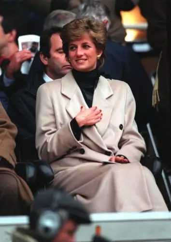 Irmão da princesa Diana rebate Palácio de Buckingham sobre frase de Charles