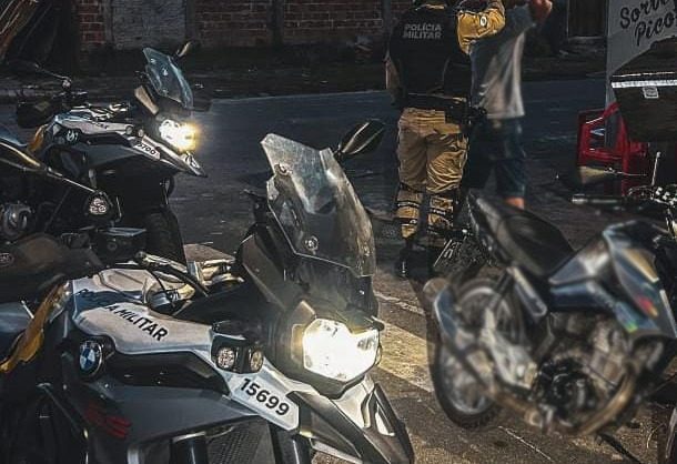 Jovem é preso em Paranaguá após fugir da PM em alta velocidade e ameaçar policial