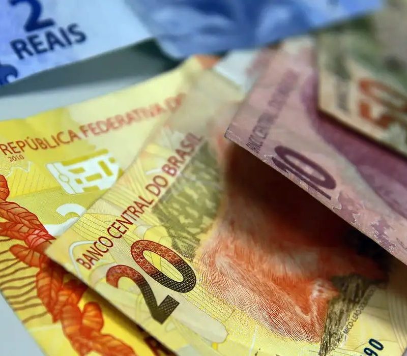 Juros e inadimplência das famílias sobem em agosto, aponta Banco Central