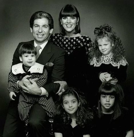 Kim Kardashian revela diagnóstico de esofagite e choca família