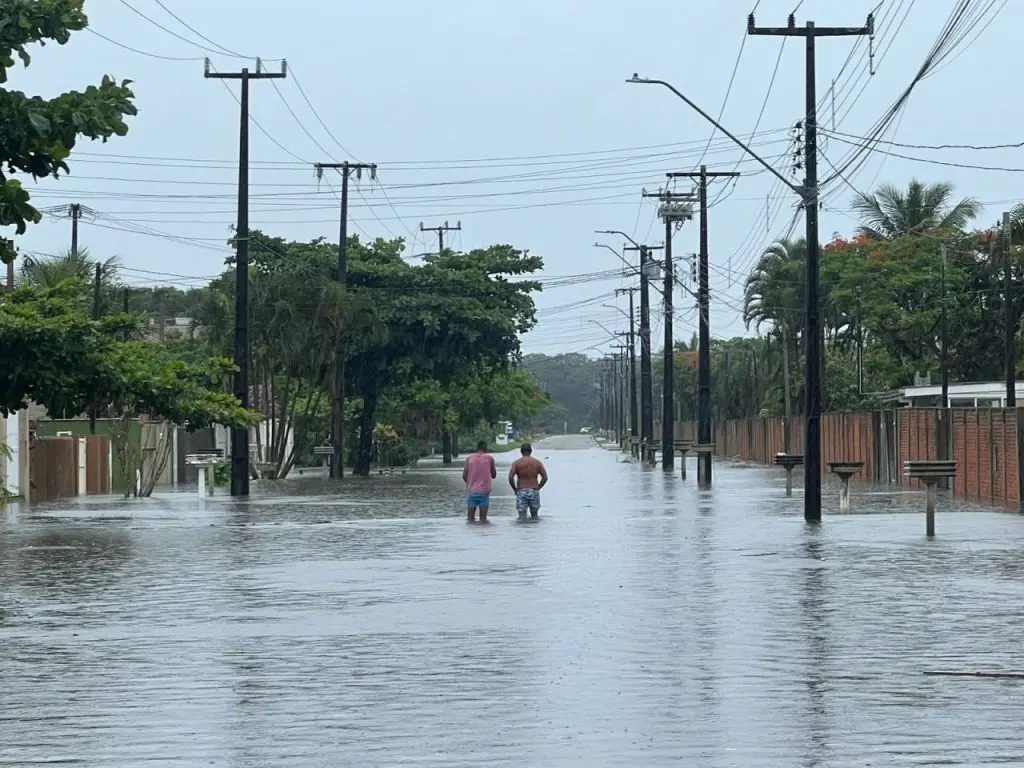 Litoral do Paraná registra 14 casos de leptospirose e reforça alerta após período de chuvas