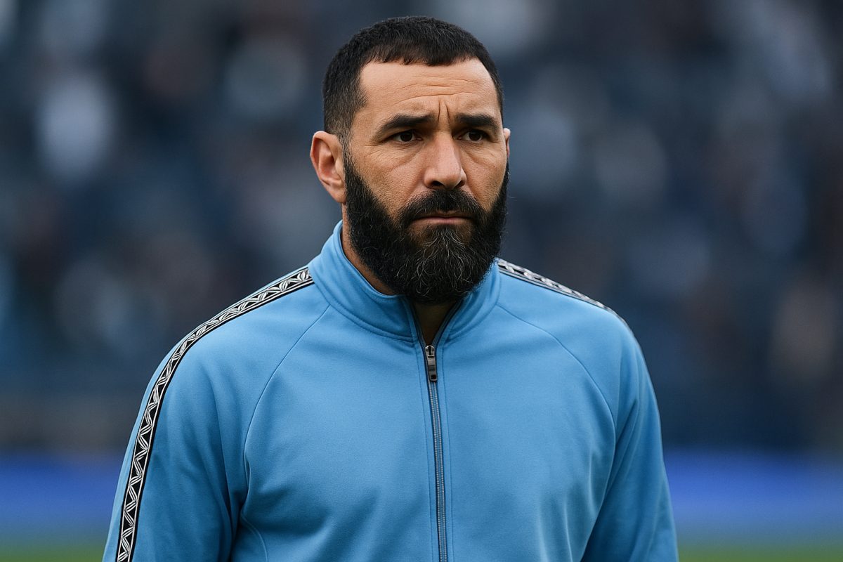 Lyon tenta repatriar Benzema, mas contrato o mantém na Arábia Saudita