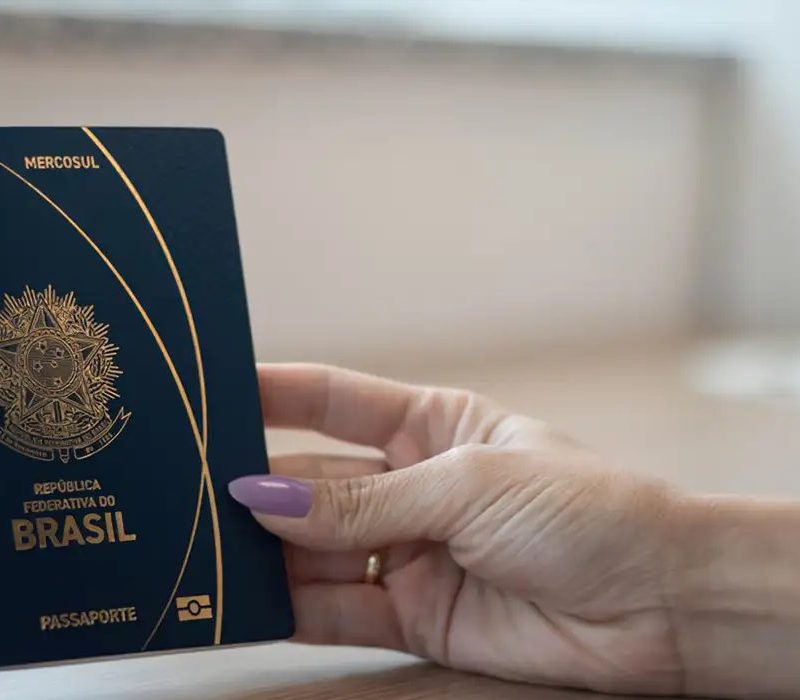 Internet móvel supera mapas tradicionais para turistas brasileiros no exterior