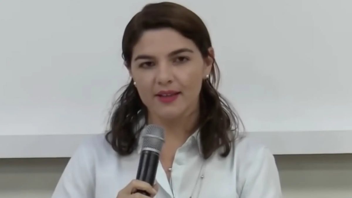 Médium de Brasília é acusada de fraudes em cartas psicografadas