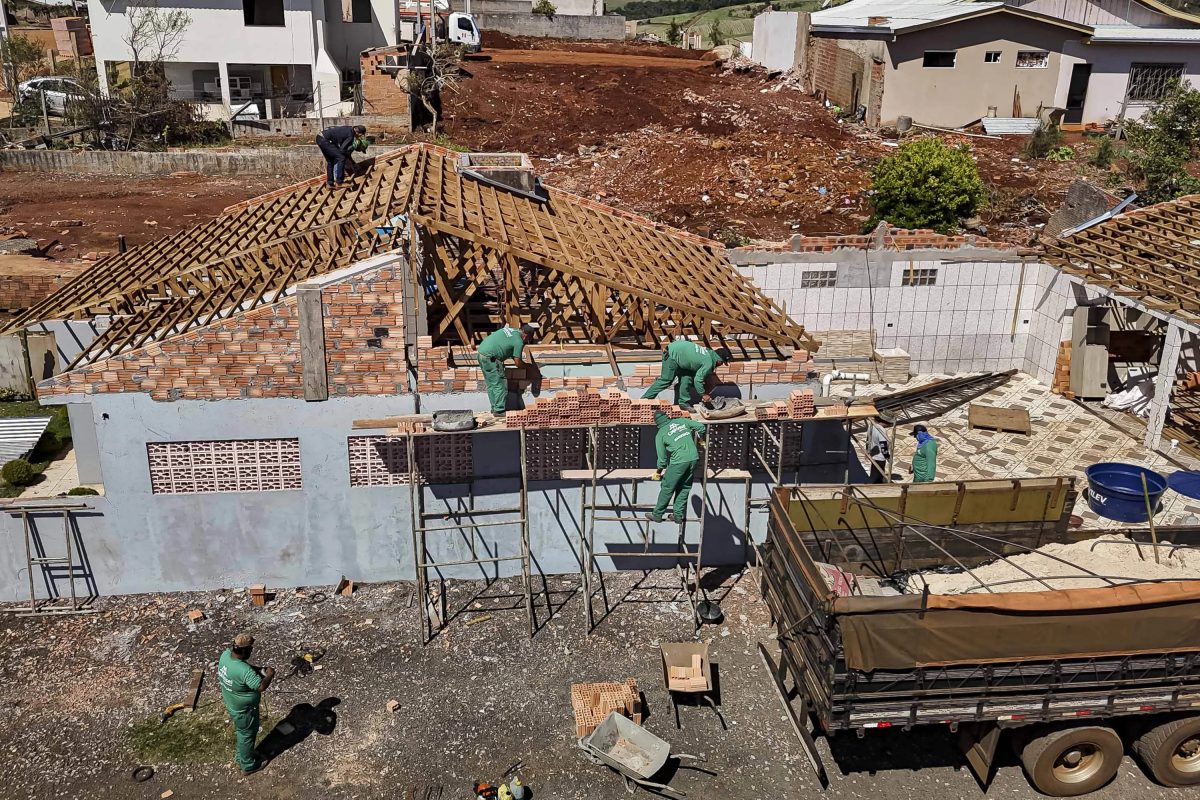Saque de até R$ 6,2 mil do FGTS é liberado para moradores de mais nove cidades paranaenses após tempestades