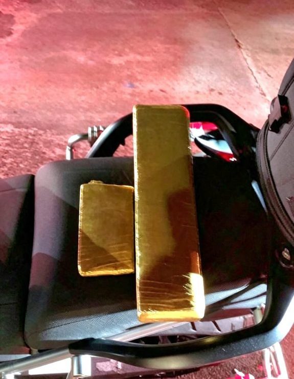 Homem é preso após fuga de moto e descarte de maconha em Paranaguá