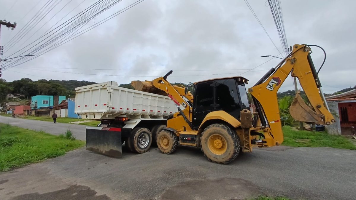 Obras, manutenções e limpeza pública em Antonina