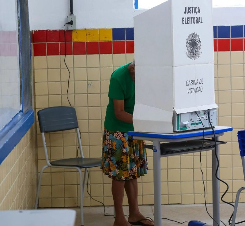 Paraná terá mais idosos que crianças em 2027 e eleição define rumos