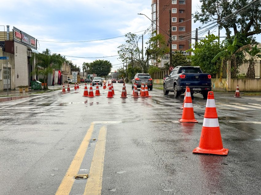 Paranaguá inicia teste com rotatória para reorganizar trânsito e aumentar a segurança viária