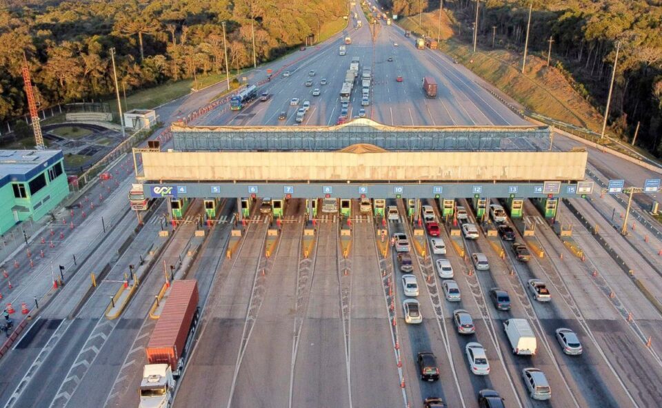Pedágio sobe neste domingo no Paraná e viagem ao litoral fica mais cara; veja os novos valores para carros e caminhões