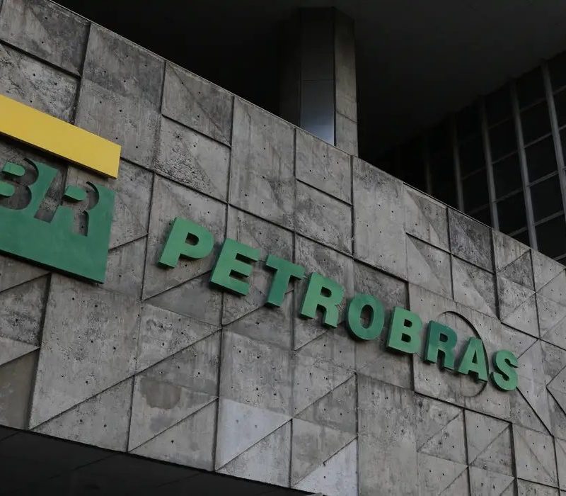 Petrobras batiza Starnav Elektra, navio com tripulação 100% feminina