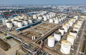 Petróleo sobe e futuros de ações dos EUA recuam após rejeição de oferta do Irã