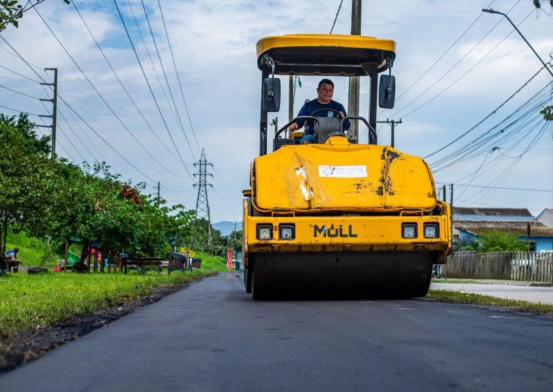 Prefeitura de Paranaguá reforma pista de caminhada na Vila do Povo