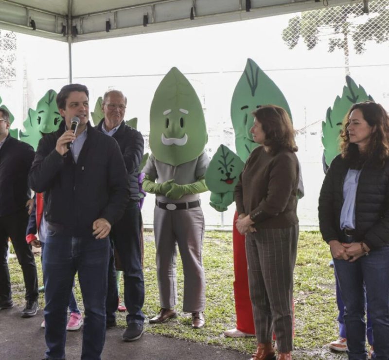 Curitiba entrega praça revitalizada no Sítio Cercado com investimento milionário
