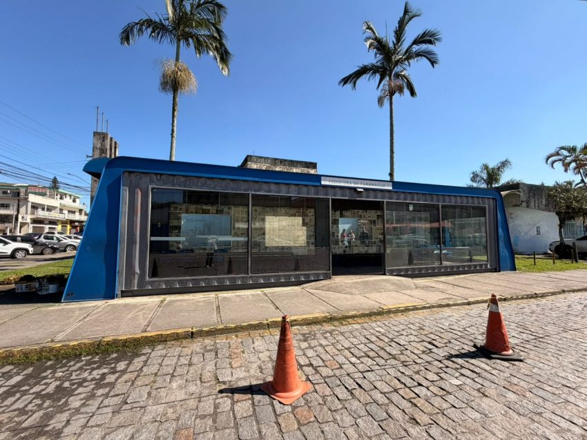 Paranaguá revitaliza abrigos de ônibus e amplia segurança no centro