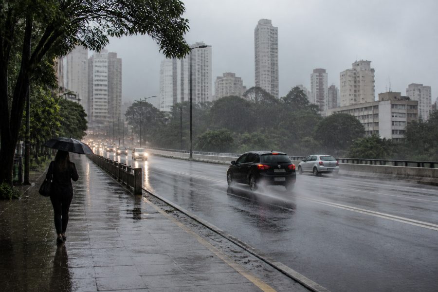 Chuvas e trovoadas marcam o tempo no Sudeste e Centro-Oeste hoje