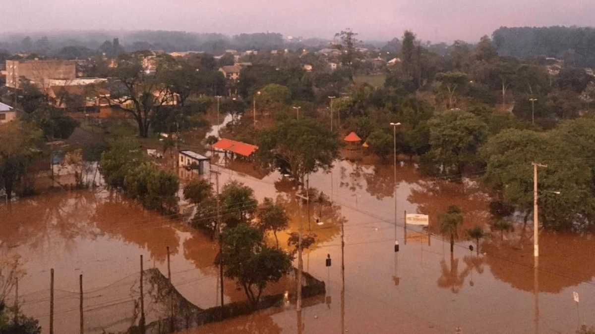Rio Taquari sobe muito rápido e enchente vai atingir o vale