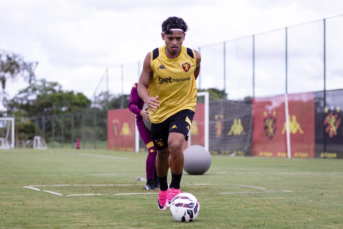 Sem dono, ponta esquerda continua como desafio para reta final do Sport na Série B