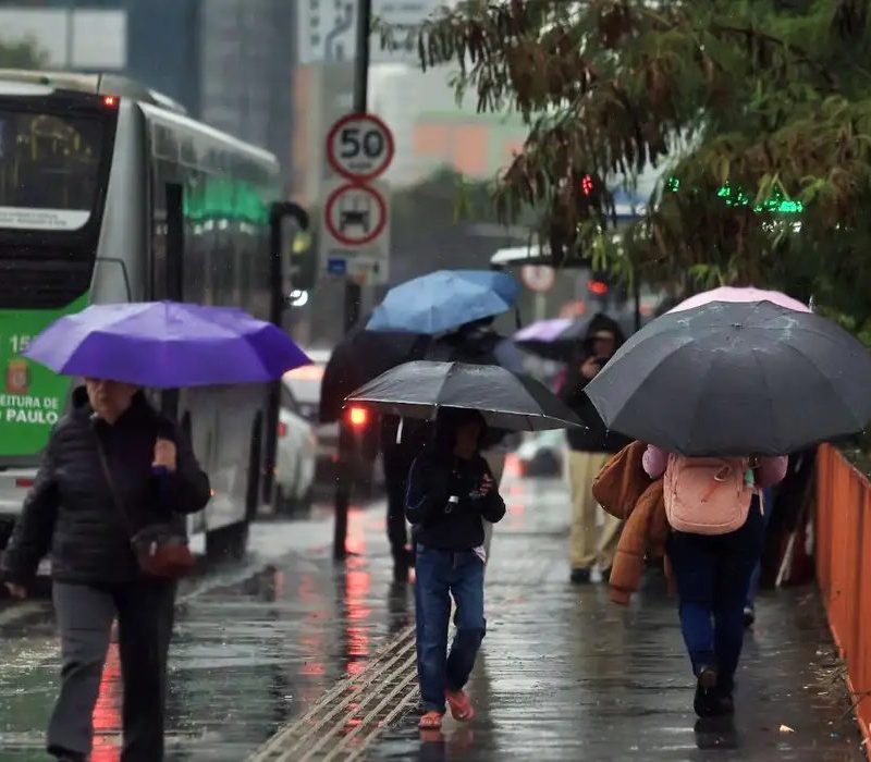 Inmet emite alerta laranja de chuvas intensas para o Sudeste