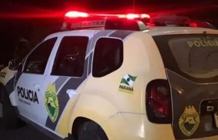 Três homens armados assaltam duas jovens no Centro Histórico de Paranaguá