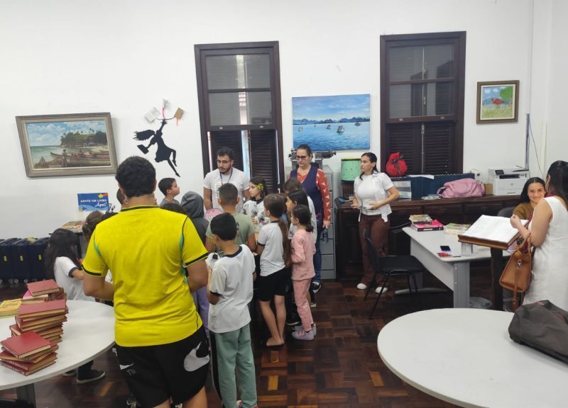 Guaratuba encerra festival de primavera com show gratuito da Família Lima