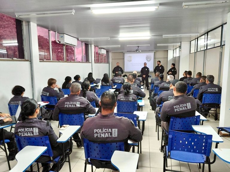 Universidades federais capacitam agentes de presídios federais