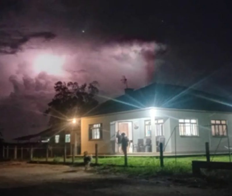 VÍDEO: Paraná registra mais de 20 mil raios nuvem-solo em um dia; veja cidades com mais ocorrências
