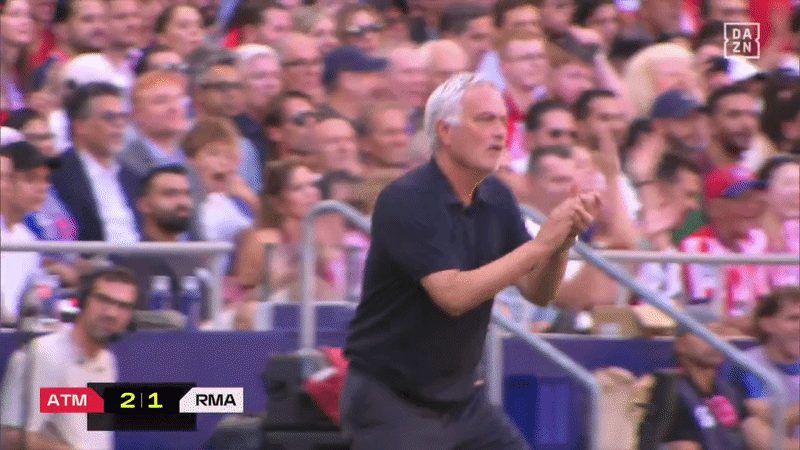José Mourinho cobra Vini Jr. após lance em clássico espanhol