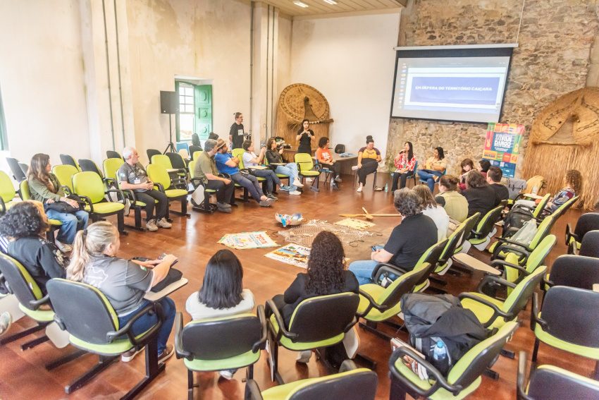 17ª Festa Nacional do Fandango Caiçara reúne mais de 25 grupos em Paranaguá