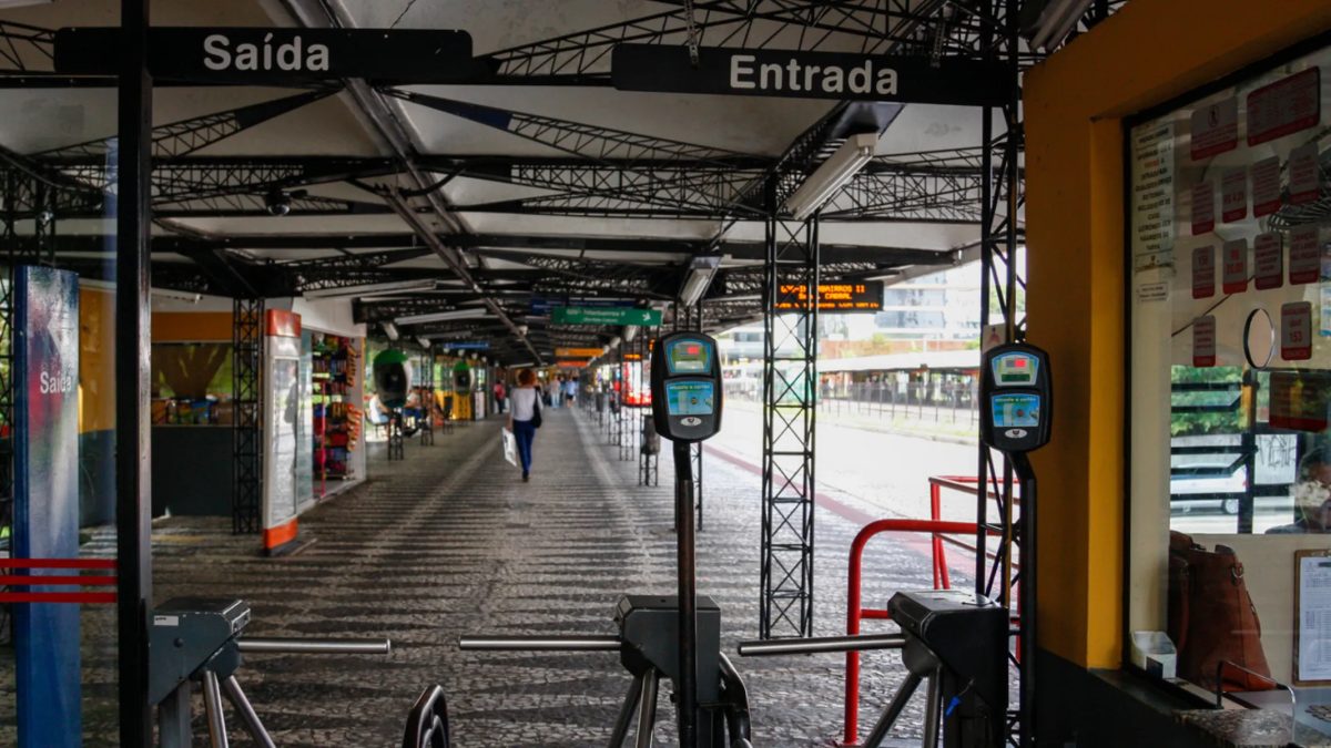 206 cidades do Paraná terão ônibus gratuito para eleitores no segundo turno