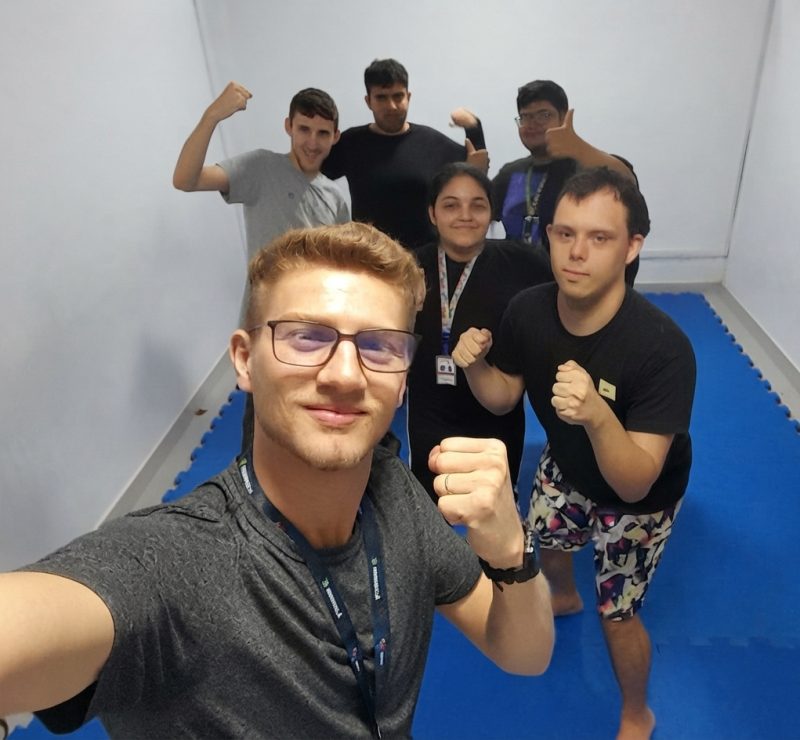 Jiu-jítsu inclusivo transforma rotina de 50 crianças em Paranaguá
