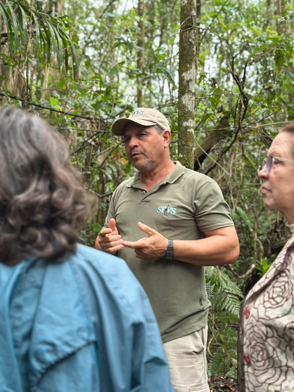 Alunos da UNAPI conhecem a importância da preservação das aves e visitam reserva natural em Antonina