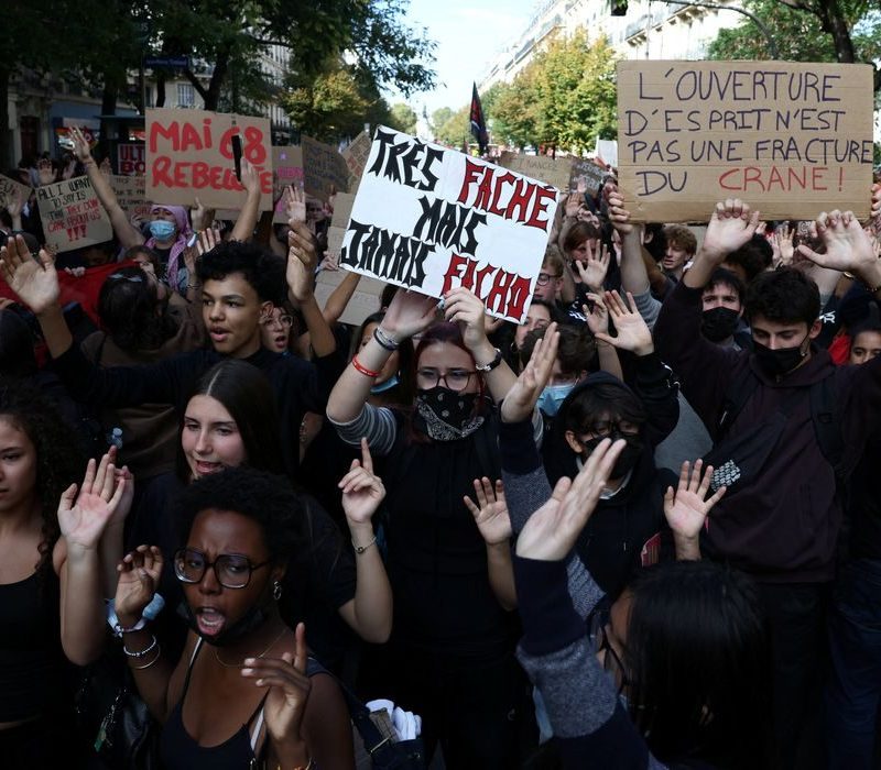 França tem maior dia de protestos com centenas de escolas bloqueadas