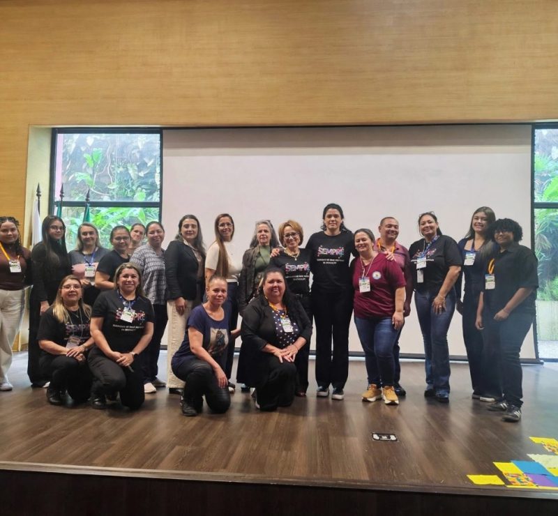Antonina expõe projetos educacionais de sucesso em encontro regional