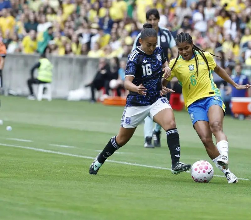 Seleção feminina treina em Pernambuco para enfrentar a Argentina