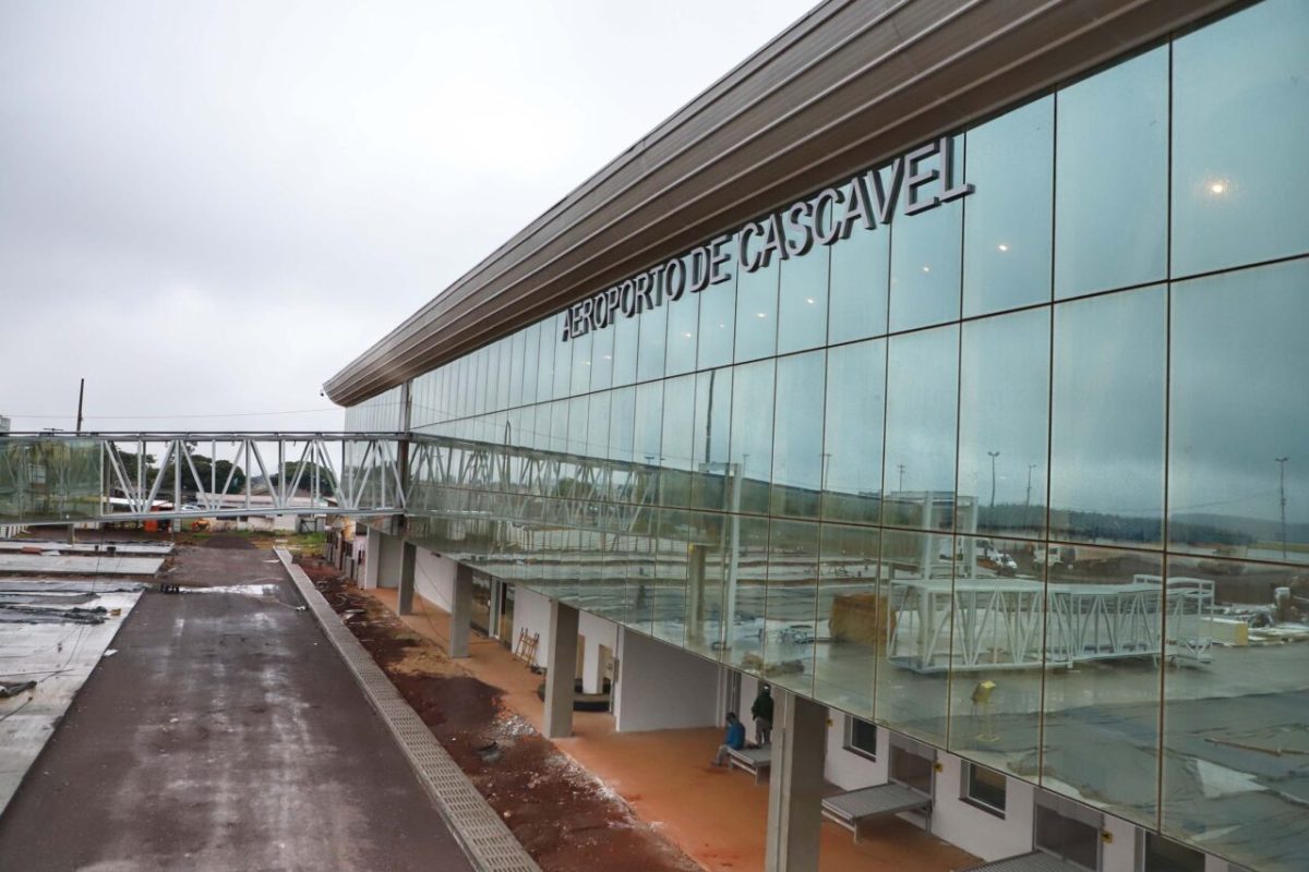 Após restrições, aviões voltam a pousar com chuva no Aeroporto de Cascavel