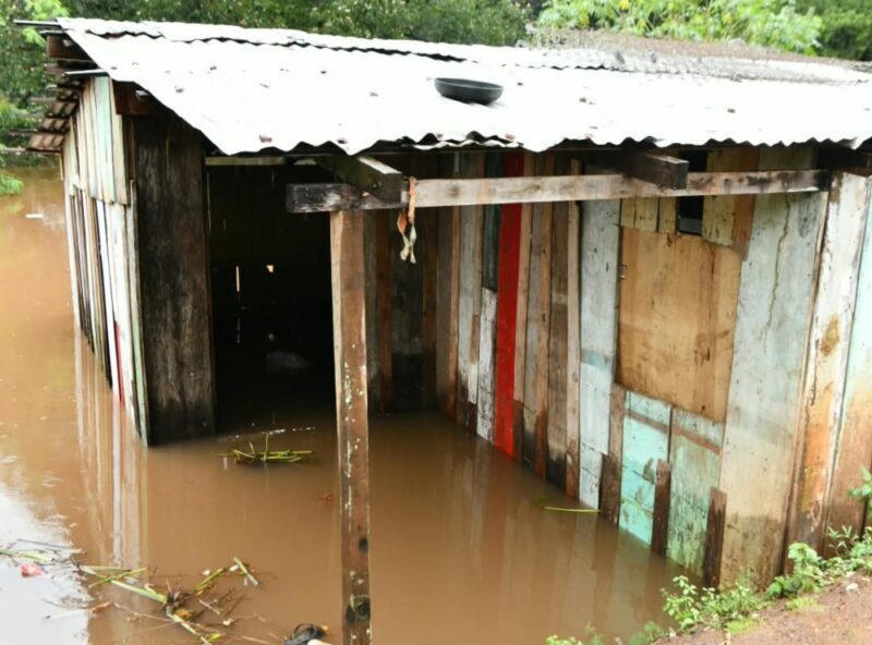 Itaipu alerta para alta do rio Paraná e novas casas podem ser atingidas