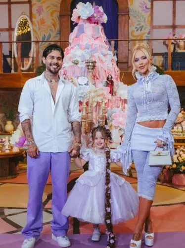 Após rumores, atriz revela se viu “clima” entre Virginia e Zé Felipe em aniversário de Maria Flor Virginia e Zé Felipe se separaram em 2025 (Reprodução/Instagram; Edu Araujo/AgNews)
