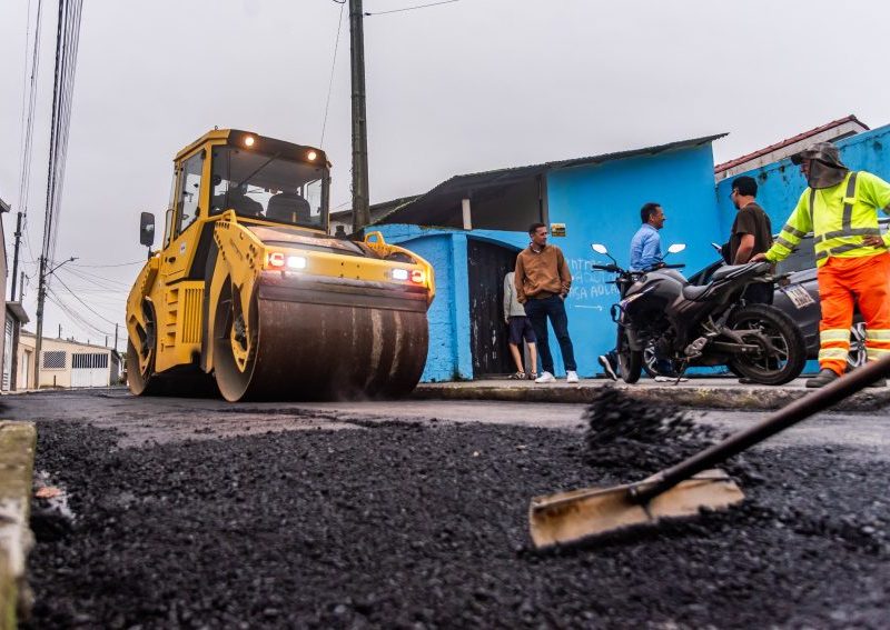 Asfalto novo transforma rotina de moradores na Vila Paranaguá