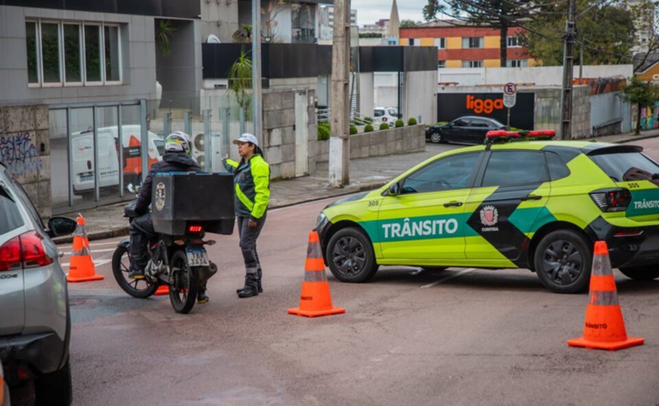 Avenida Paraná tem bloqueio parcial para obras até sexta-feira