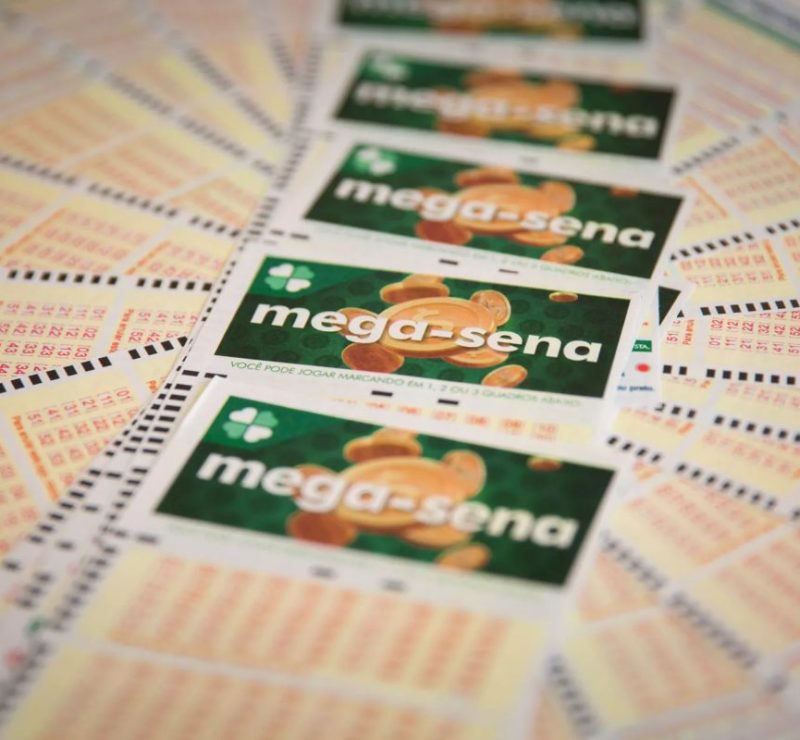 Mega-sena acumula em R$ 170 milhões após sorteio premiar paranaenses