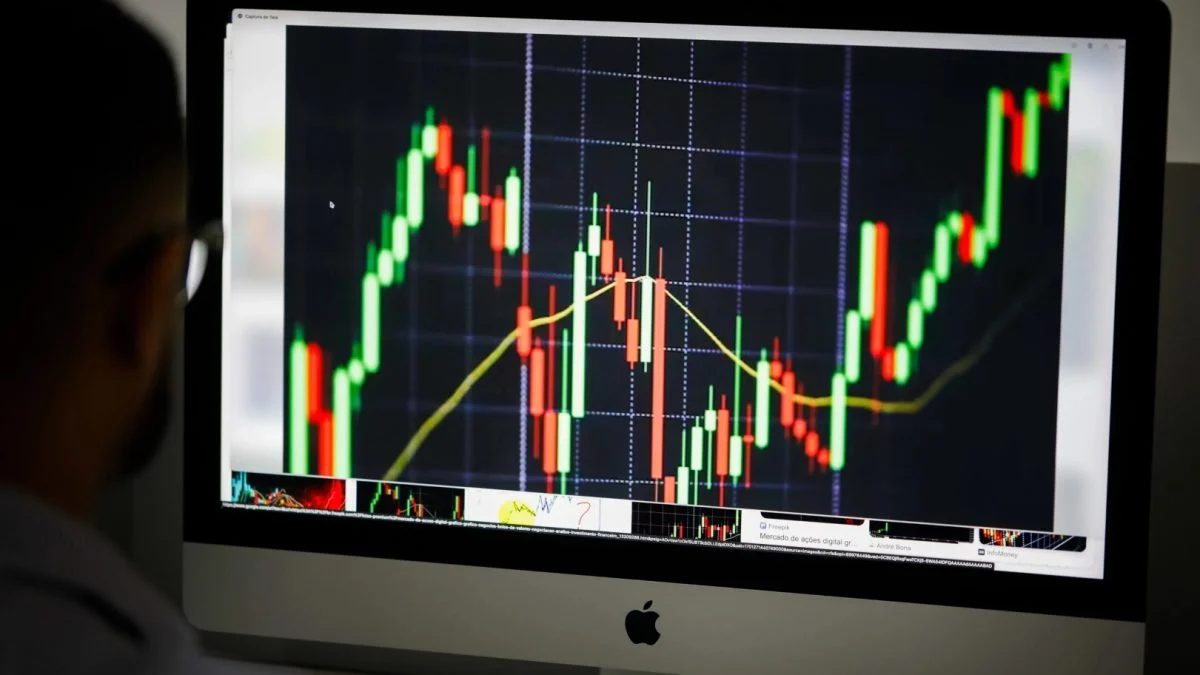 Bolsas na Europa abrem em alta nesta 2ª feira após reeleição de Lula