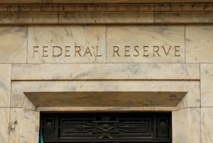 Calendário econômico: resultado das eleições e decisão do Fed são destaques da semana