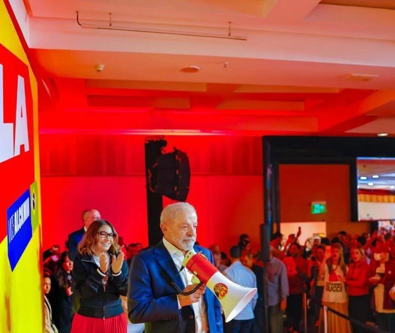 Campanha de Lula acusa a Meta de viés pró-Flávio Bolsonaro para observadores