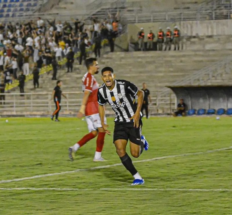 Campinense anuncia meia Rickelme Lopes para a Copa Paraíba 2026