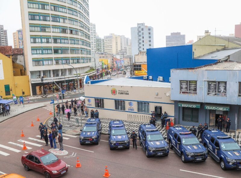 Centro de Curitiba ganha novas patrulhas da guarda municipal e base estratégica
